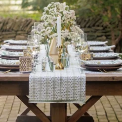 Pomegranate Inc India Hicks Home Palm Avenue Hunter Green Table Runner Discount