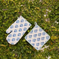 Pomegranate Inc Pinot Oven Mitt Set Hot